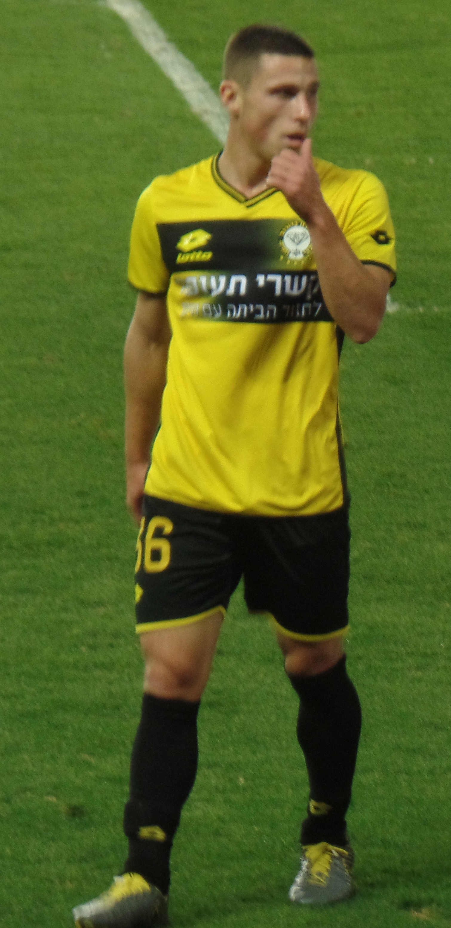 גבי קניקובסקי במדי מכבי תל אביב